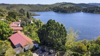 lakeside guesthouse on waterfront - 1