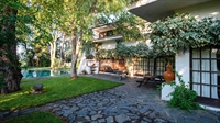8-bed 3-bed houses pool - 1