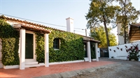 8-bed 3-bed houses pool - 2