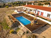 5 bed guesthouse huge