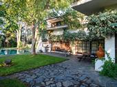 8-bed 3-bed houses pool